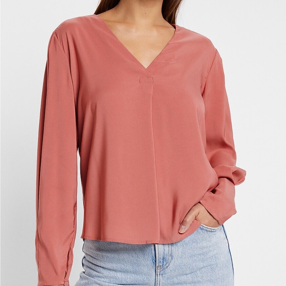 NWT Express Satin V-Neck Long Sleeve  Blouse - Dusty Rose Size Small
